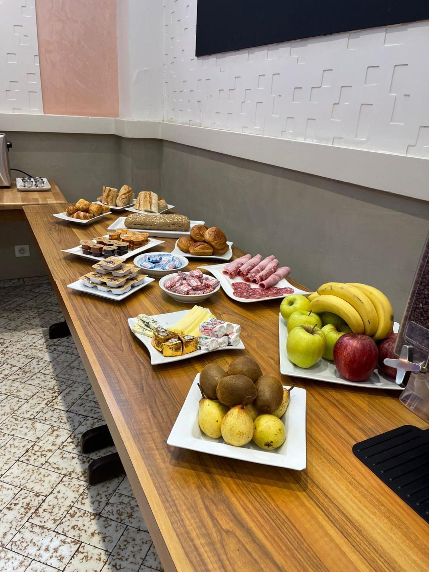 Hotel Elaia Корп Экстерьер фото